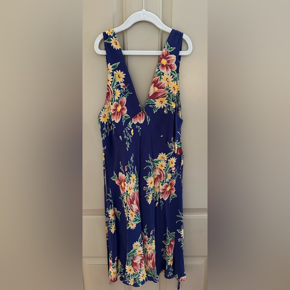 Spring dress - Picture 2 of 3